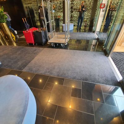 Eingang Hotels & Restaurants